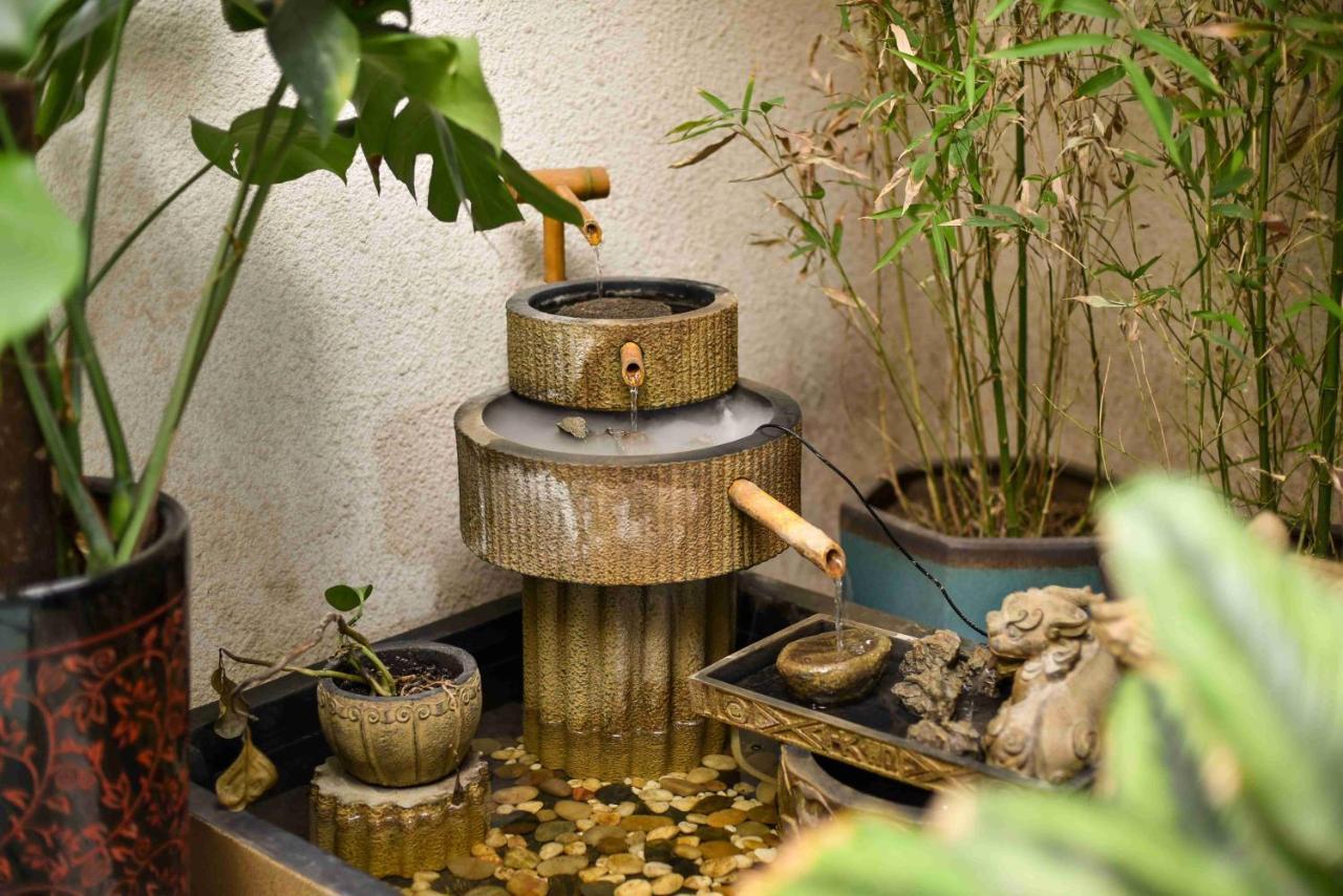 Xingshe Alley Courtyard Wangfujing Forbidden Branch - Breakfast Included & Speaking Reception & Free Wifi And Laundry & Hutong Culture & Cat-keeping & Flower-growing Terrace & One Day Tour Service & Free Coffee Hotel
