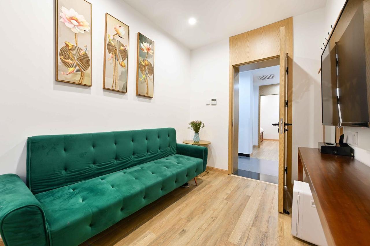 Xingshe Alley Courtyard Wangfujing Forbidden Branch - Breakfast Included & Speaking Reception & Free Wifi And Laundry & Hutong Culture & Cat-keeping & Flower-growing Terrace & One Day Tour Service & Free Coffee
