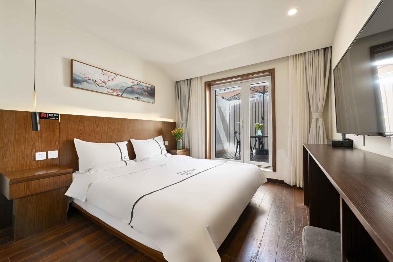 Hotel Xingshe Alley Courtyard Wangfujing Forbidden Branch - Breakfast Included & Speaking Reception & Free Wifi And Laundry & Hutong Culture & Cat-keeping & Flower-growing Terrace & One Day Tour Service & Free Coffee 4*