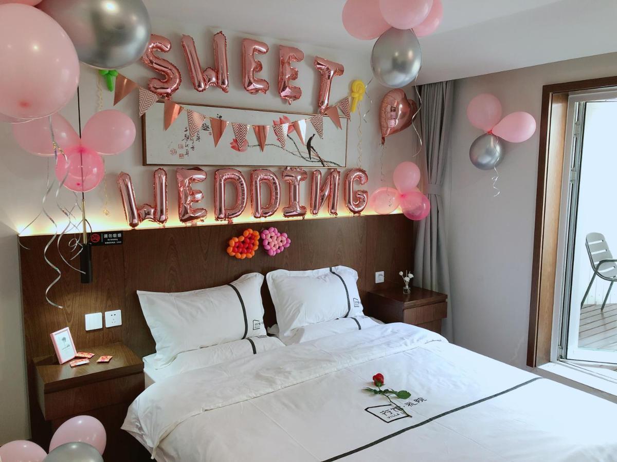 Xingshe Alley Courtyard Wangfujing Forbidden Branch - Breakfast Included & Speaking Reception & Free Wifi And Laundry & Hutong Culture & Cat-keeping & Flower-growing Terrace & One Day Tour Service & Free Coffee Hotel 4*