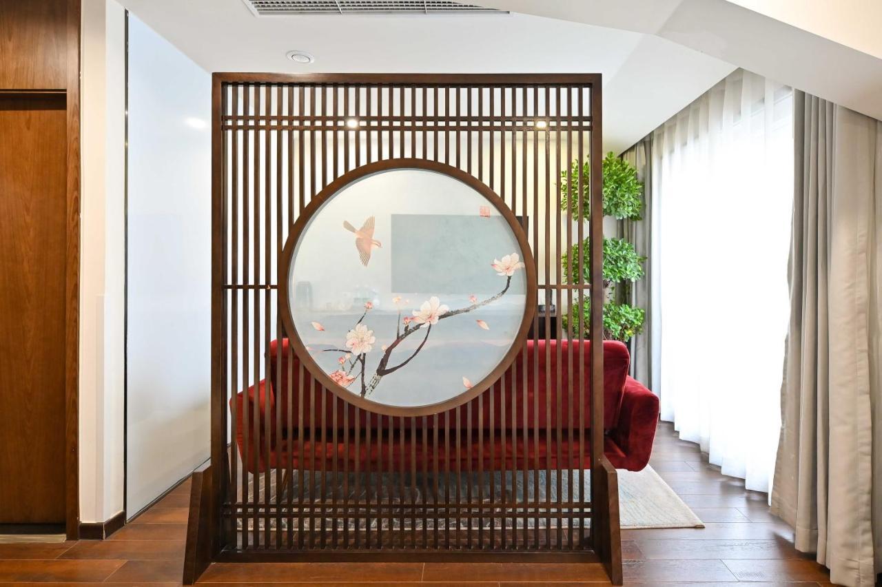 Xingshe Alley Courtyard Wangfujing Forbidden Branch - Breakfast Included & Speaking Reception & Free Wifi And Laundry & Hutong Culture & Cat-keeping & Flower-growing Terrace & One Day Tour Service & Free Coffee Beijing
